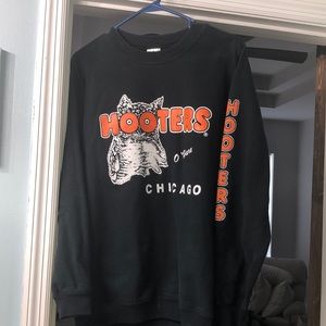 Hooters Chicago crew neck pullover sweater Sz. S